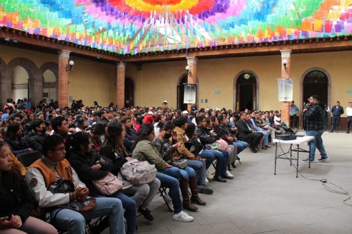 Organizó ITST Conferencia Impartida por Reconocido Investigador Rafa Carbajal -AlternativaTlx