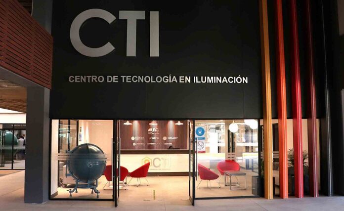 Certifican al Centro de Tecnología en Iluminación de la UAG  -AlternativaTlx