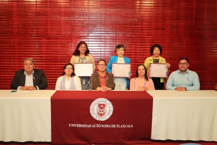 Distinguió UATx a Mujeres Universitarias con el Reconocimiento “Paulina Maraver” -AlternativaTlx