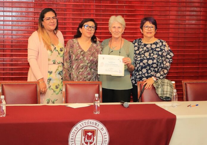 Impulsa UATx a Mujeres Universitarias Emprendedoras -AlternativaTlx