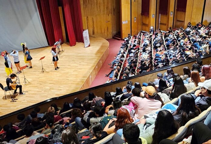Orienta UATx a Estudiantes Sobre una Sexualidad Responsable -AlternativaTlx