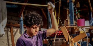 Rodrigo Hernández, Joven Artesano que Teje con Innovación, Herencia de Técnicas y Sabiduría Comunitaria -AlternativaTlx
