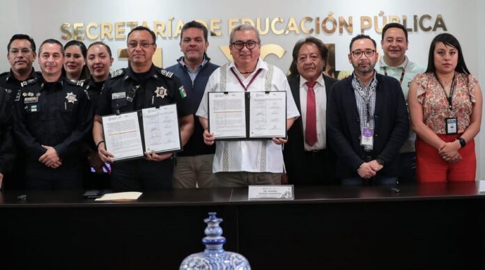 Firman Convenio de Colaboración SEPE y SSC Para Brindar Preparatoria Abierta a Elementos Policiacos -AlternativaTlx