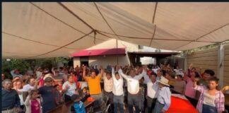 Ahora Fue en Muñoztla, Los Vecinos Manifiestan su Apoyo a Ángel Barbosa -AlternativaTlx