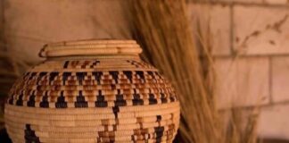 La Artesana Aurelia Ojeda Mantiene Viva la Tradición del Tejido de Fibras Semiduras, como el Junco y el Sauce, en Ensenada -AlternativaTlx