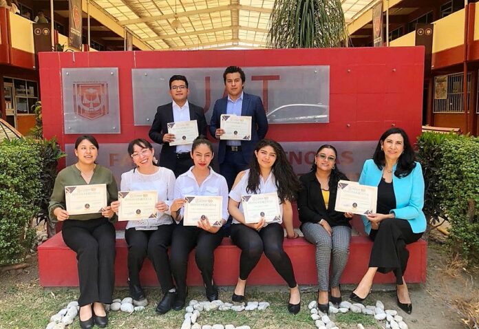 Obtienen Estudiantes de la UATx Primer Lugar en Concurso del Colegio de Contadores Públicos - AlternativaTlx