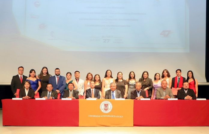 Culminan Estudios de Programas Académicos en la Facultad de Agrobiología de la UATx - AlternativaTlx