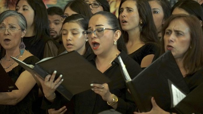 Disfruta de Carmina Burana en Versión para Dos Pianos, Percusiones y Coro, con Grupos Artísticos de Fomento Musical -AlternativaTlx