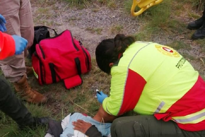 Elementos de Protección Civil de Huamantla Auxilian a Joven Lesionado en Camino a Juárez -AlternativaTlx