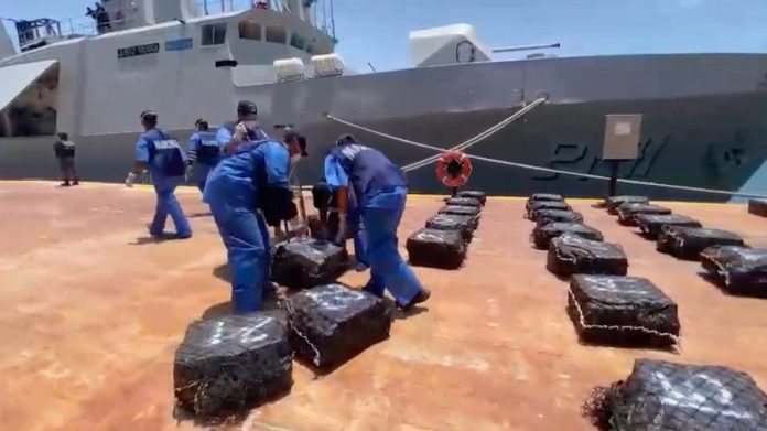 Marina Asegura 103 Costalillas con Presunto Clorhidrato de Cocaína, Frente a las Costas de Acapulco, Guerrero -AlternativaTlx