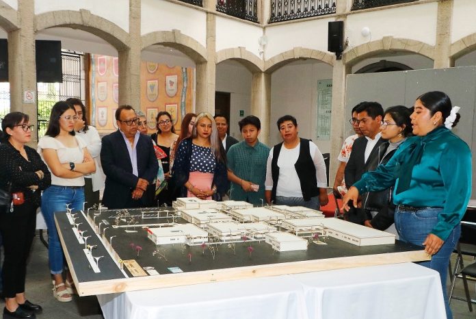 Presentan Estudiantes de la UATx Anteproyectos Arquitectónicos - AlternativaTlx