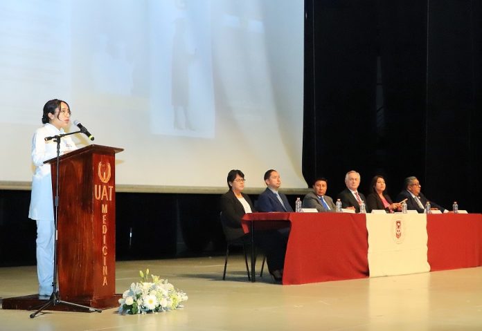 Realizan Juramento Ético Estudiantes de la UATx -AlternativaTlx