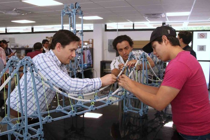 Fortalece UAG Laboratoriode Física e Ingeniería Estructural -AlternativaTlx
