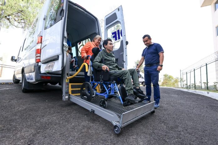 Otorga SEDIF Transporte Adaptado para Personas con Discapacidad -AlternativaTlx