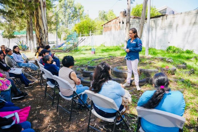 Recorre Fernanda Espinosa de los Monteros Unidad de Bienestar para tu Nutrición en Acuitlapilco -AlternativaTlx