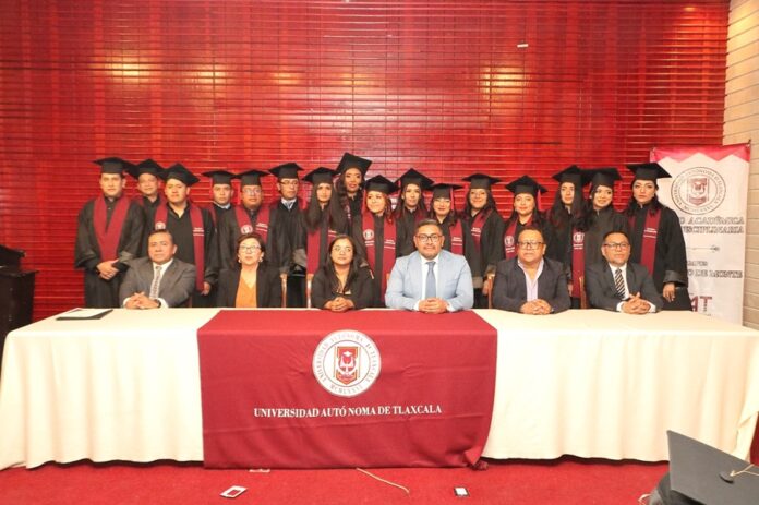 Culminan Estudios Egresados de Administración y Psicología del Campus UATx de San Pablo del Monte - AlternativaTlx