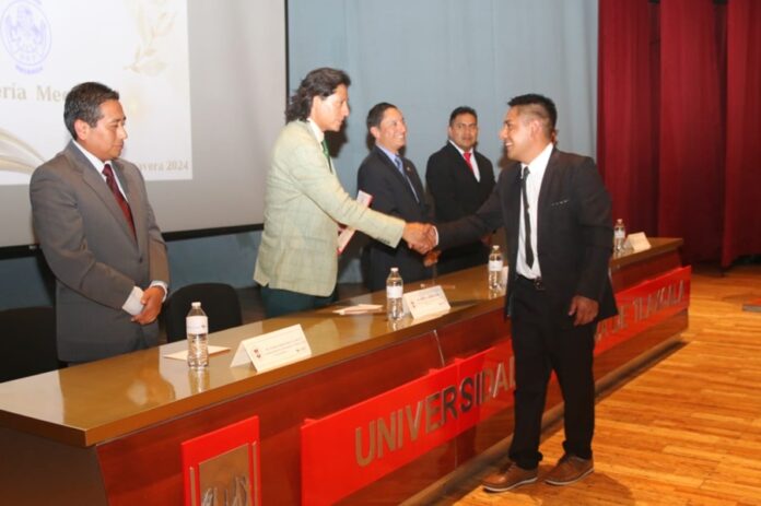 Egresan Nuevos Profesionistas de Ciencias Básicas de la UATx - AlternativaTlx