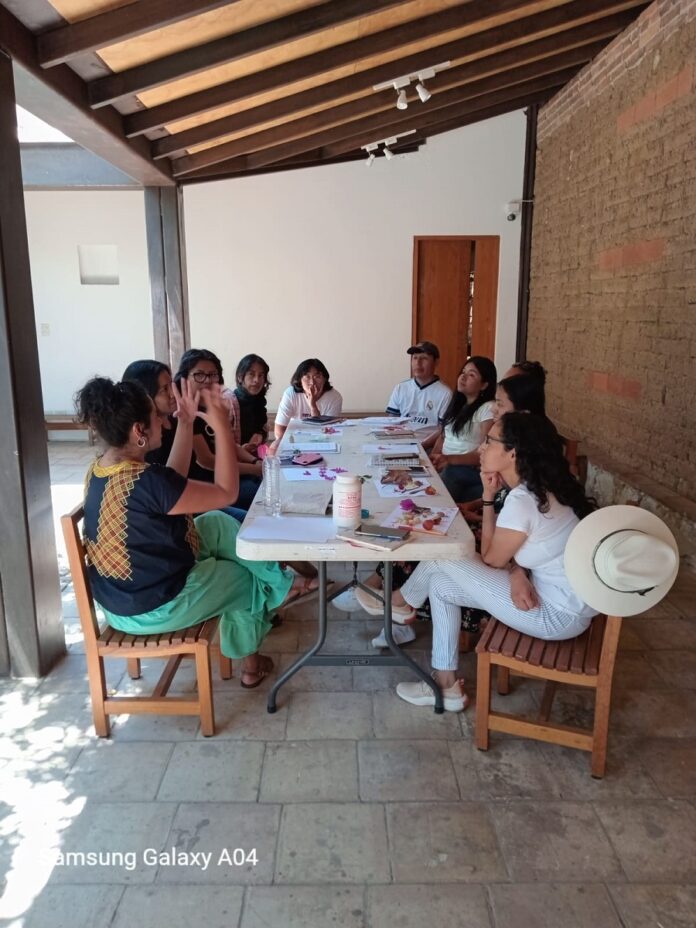 El CCD Invita a los Talleres del Laboratorio de Lenguas Originarias y Tecnología en Colaboración con el CCEM -AlternativaTlx El CCD Invita a los Talleres del Laboratorio de Lenguas Originarias y Tecnología en Colaboración con el CCEM -AlternativaTlx