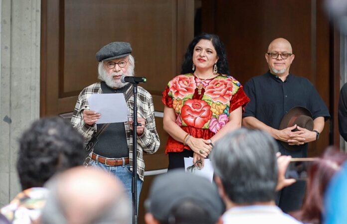 La Exposición “El Hombre de Negro y Otros Cartones Políticos”, de Helioflores, es una Ventana a la Historia Alejandra Frausto Guerrero -AlternativaTlx La Exposición “El Hombre de Negro y Otros Cartones Políticos”, de Helioflores, es una Ventana a la Historia Alejandra Frausto Guerrero -AlternativaTlx