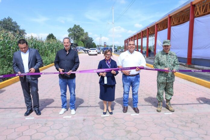 Refrenda Gobernadora Solidaridad y Acompañamiento a Familias de Xaloztoc -AlternativaTlx