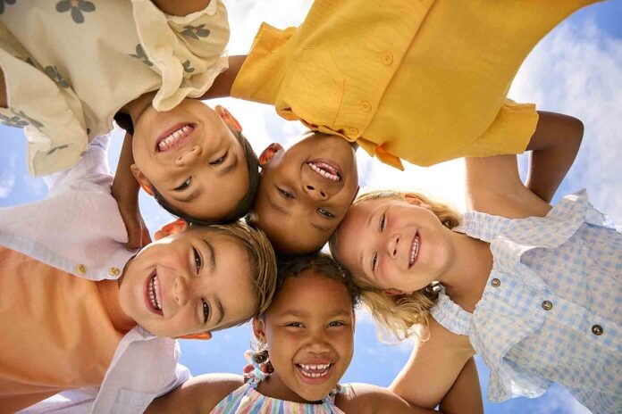 Ser Mejores Personas Nos Ayudará a Tener una Amistad Genuina -AlternativaTlx