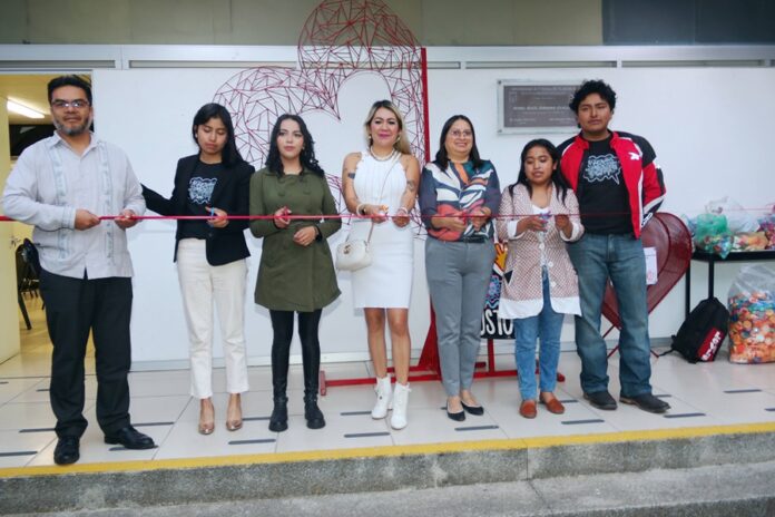 Dona la FEUAT y Custom Navy Tlx dos Contenedores para Tapitas - AlternativaTlx