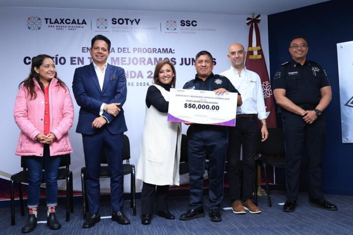 Entrega Gobernadora Apoyos para Vivienda a Policías -AlternativaTlx