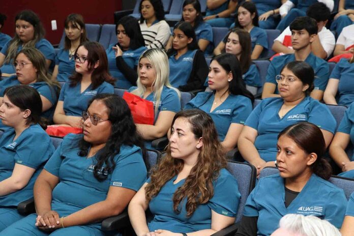 Estudiantes de Enfermería Inician su Formación en la UAG -AlternativaTlx