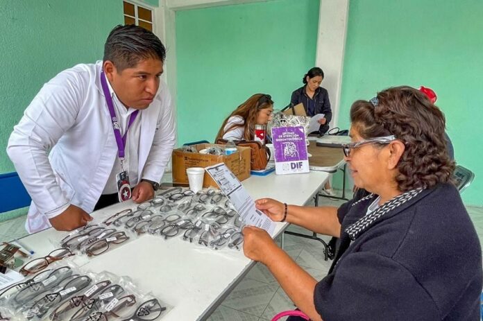 Ilumina Sonrisas SMDIF Huamantla con la Entrega de Lentes a Adultos Mayores -AlternativaTlx