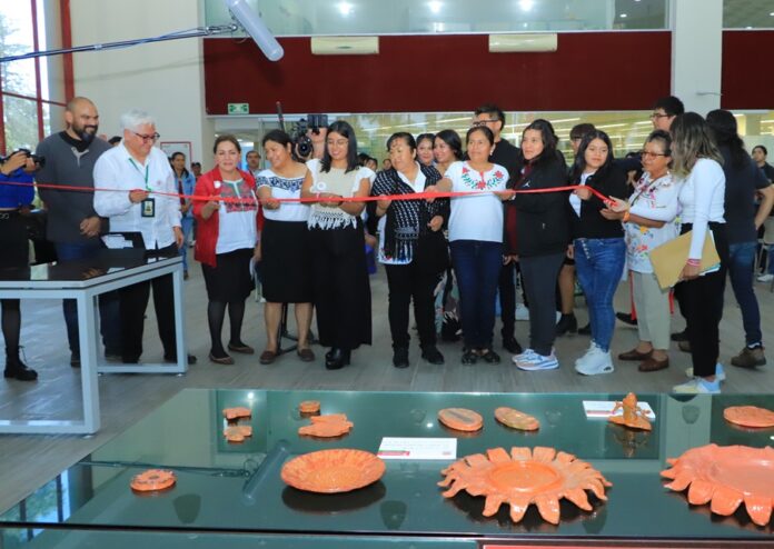 Inauguran en la UATx Exposiciones - AlternativaTlx
