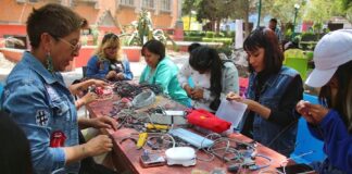 La Colmena Invita a Reflexionar Sobre el Consumo de la Moda, Reparando Prendas y Acompañados de Té -AlternativaTlx