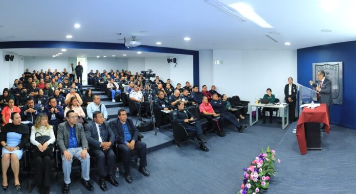 Llama Rector de la UATx a Adoptar Modelos para Transformar la Policía en una Fuerza más Ética y Cercana a la Comunidad - AlternativaTlx