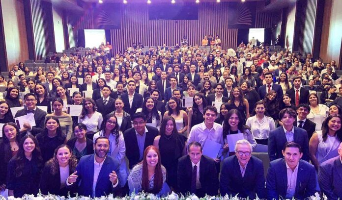 Compromiso y Esfuerzo, Claves para el Éxito Académico -AlternativaTlx
