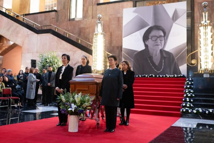 Con Emotivo Homenaje Despiden a la Artista María Lagunes en el Palacio de Bellas Artes -AlternativaTlx