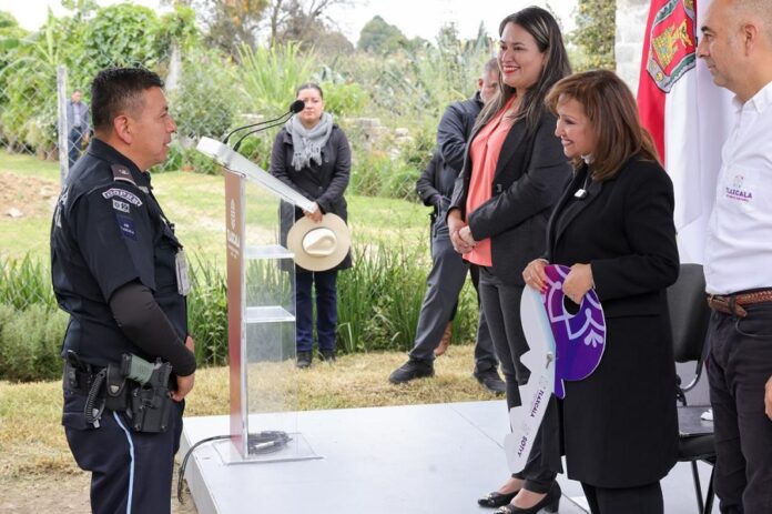 Entrega Gobernadora Lorena Cuéllar Acciones de Viviendas a Familias Chiautempan -AlternativaTlx