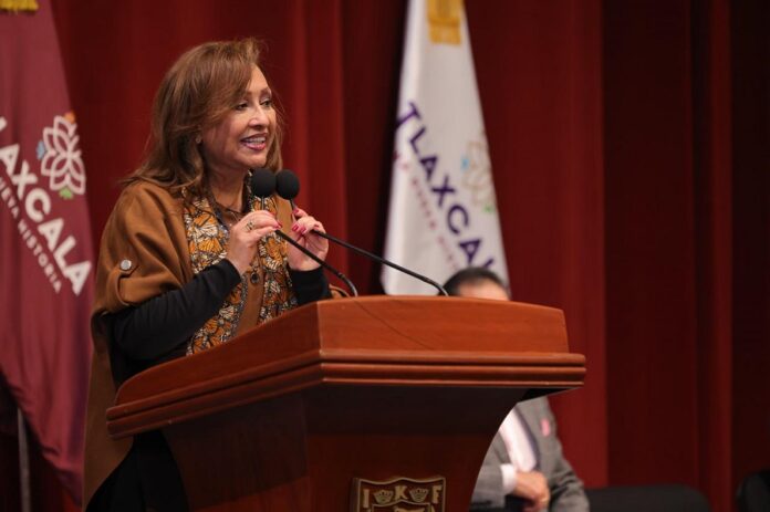 Entrega Gobernadora Lorena Cuéllar Apoyos para Fortalecer a MIPYMES y Redicir la Informalidad -AlternativaTlx