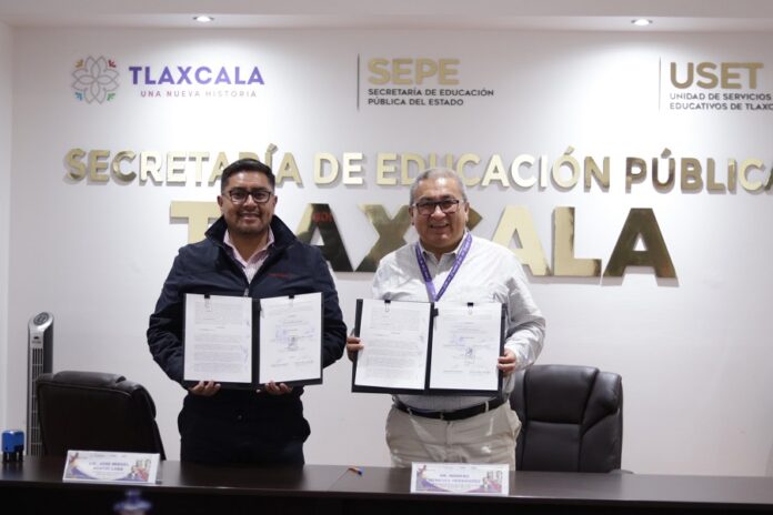 Miguel Acatzi Firma un Comodato con la SEPE – USET en Beneficio de la Educación de Zacatelco -AlternativaTlx