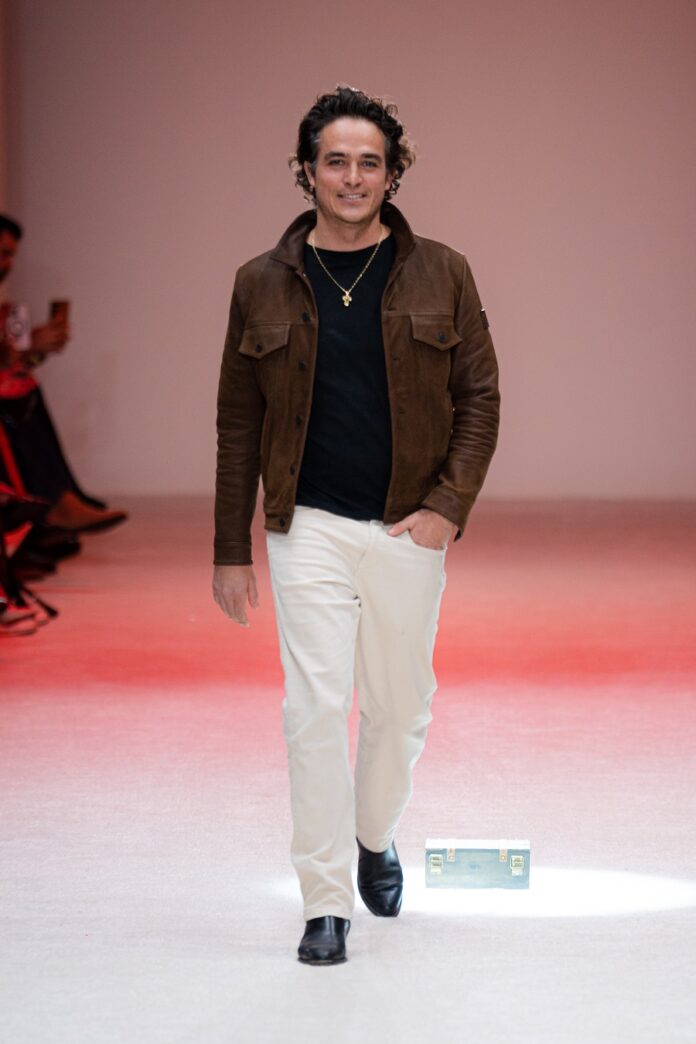 Porfirio Leather Redefine el Lujo Accesible en Mercedes-Benz Fashion Week México 2024 con su Nueva Colección Sand Reverie” , Presentada por Sabadell.  -AlternativaTlx