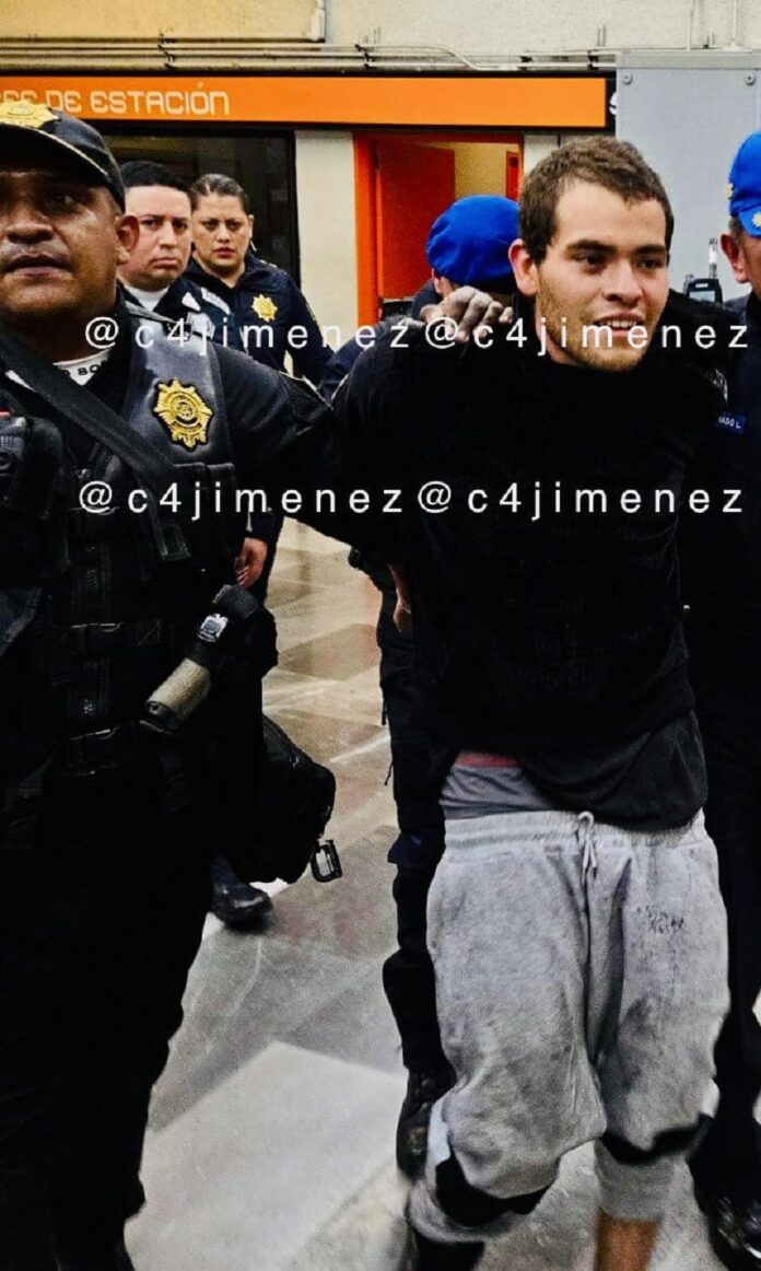 Apuñala a 4 en el Metro de la CDMX, se Arroja a las Vías y es Detenido -AlternativaTlx