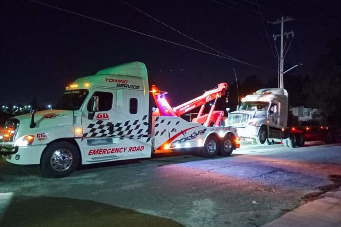 Atiende Policía Municipal de Huamantla Percance Entre Tren y Tractocamión en Carretera a Xalpatlahuaya -AlternativaTlx