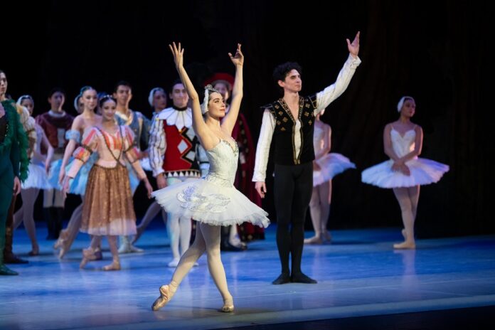 El Lago de los cisnes, Ícono de la Danza Clásica, Triunfa en el Palacio Bellas Artes -AlternativaTlx