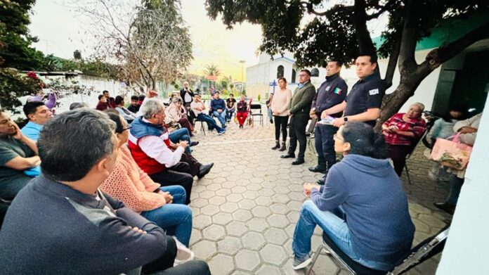 El Presidente Municipal de Zacatelco José Miguel Acatzi Luna se Reúne con Vecinos de Xochicalco - AlternativaTlx