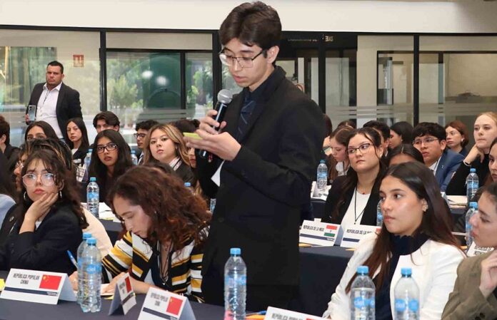 Estudiantes Debaten en el Modelo de las Naciones Unidas-UAG 2024 -AlternativaTlx