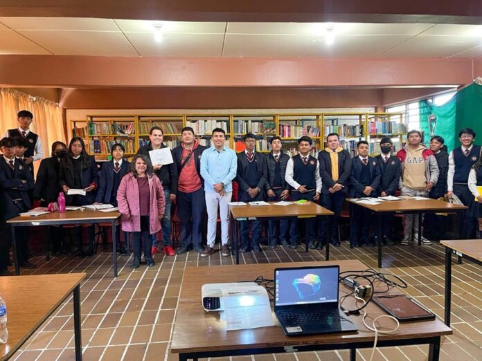 Jóvenes de la Preparatoria Xicohténcatl Axayacatzin Reciben Taller de Formación Profesional - AlternativaTlx