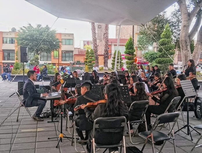 Orquesta Acetato todo un Éxito en los Domingos Familiares en Zacatelco - AlternativaTlx