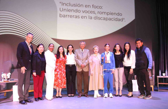 UAG Sensibiliza a Estudiantes sobre Barreras de Personas con Discapacidad -AlternativaTlx