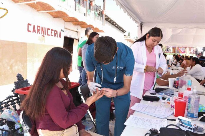 Brigadas de Salud de la UAG Atienden a Comunidades Vulnerables -AlternativaTlx