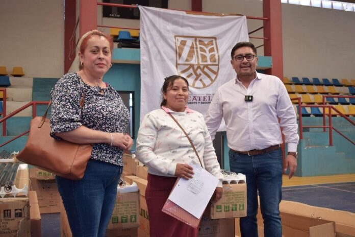 El Gobierno Municipal de Zacatelco Entrega 61 Calentadores Solares para Beneficiar la Economía Familiar -AlternativaTlx