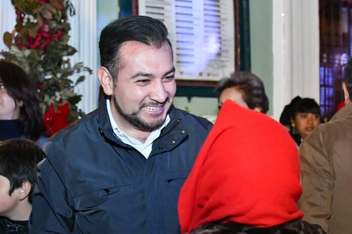 En una Noche de Alegría y Música, Inaugura el Presidente de Huamantla Salvador Santos Cedillo la Aldea Mágica 2024 -AlternativaTlx