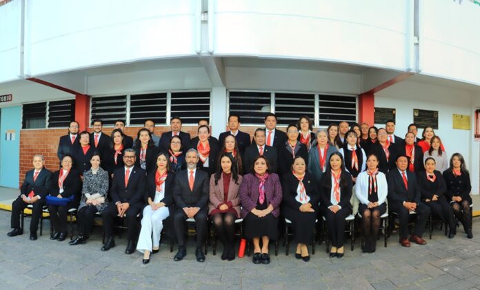 Facultad de Odontología de la UATx Celebró su Congreso de Egresados - AlternativaTlx